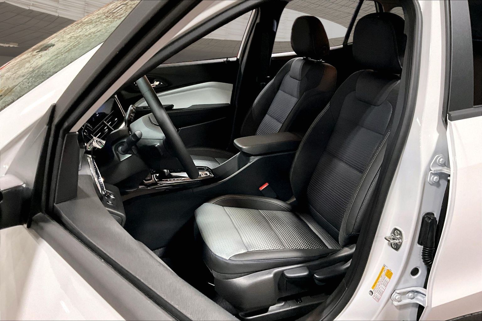 2026 Chevrolet Trax LT - Photo 28