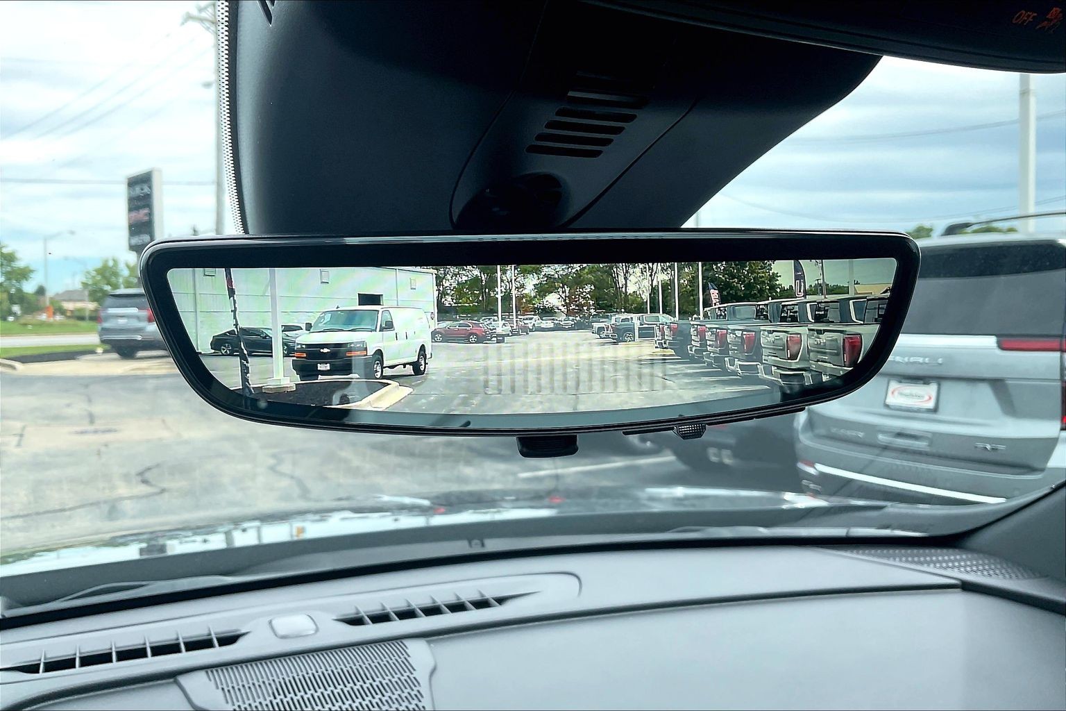 2027 Buick Enclave Preferred - Photo 19