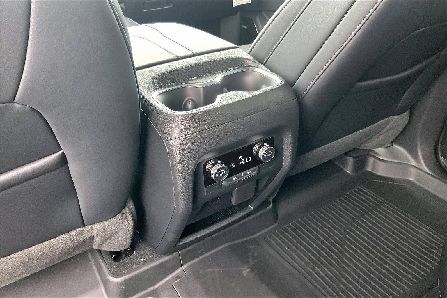 2027 Buick Enclave Preferred - Photo 24