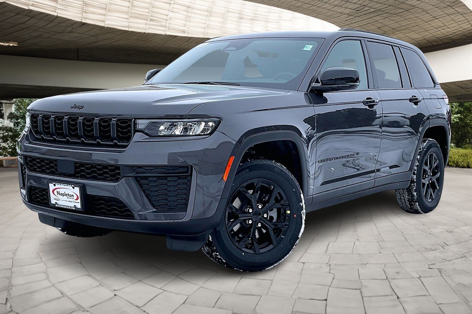 2026 Jeep Grand Cherokee Laredo