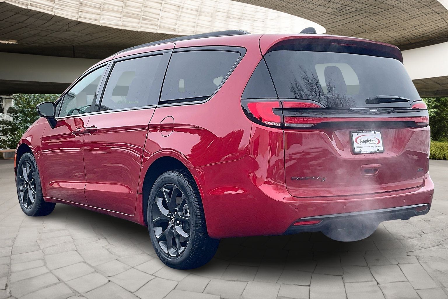 2026 Chrysler Pacifica S Appearance Package side profile at Napleton Beaver Dam CDJR