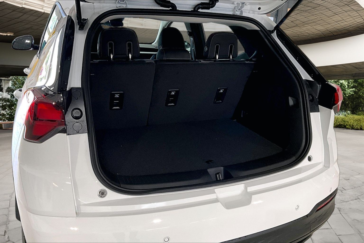 2027 Chevrolet Bolt LT - Photo 5
