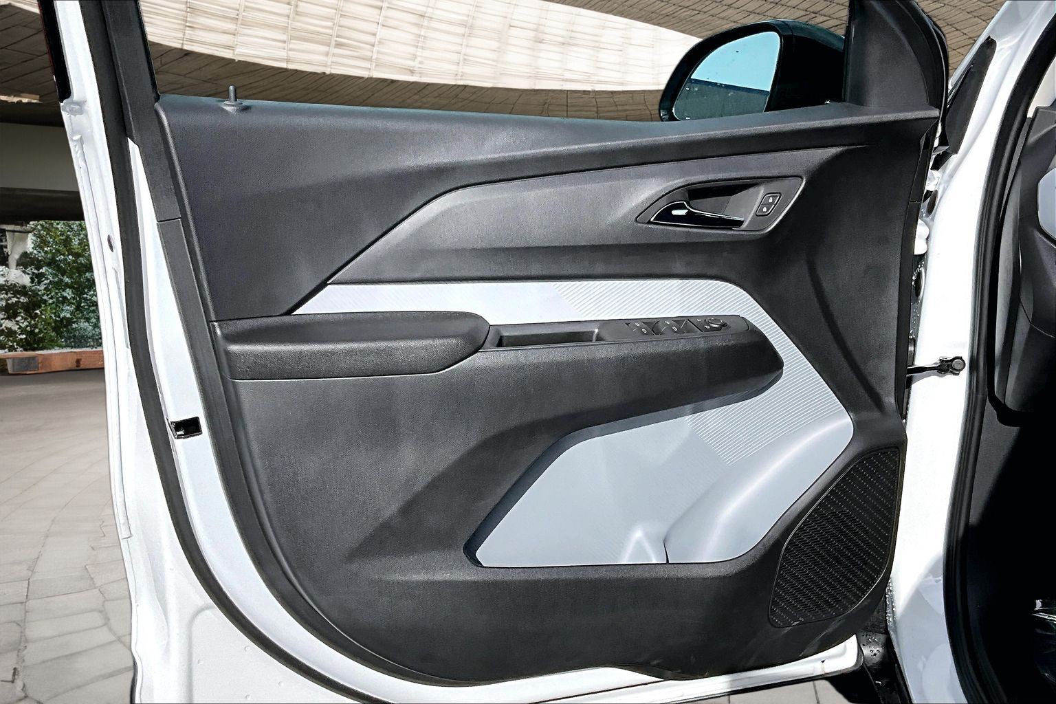 2027 Chevrolet Bolt LT - Photo 9