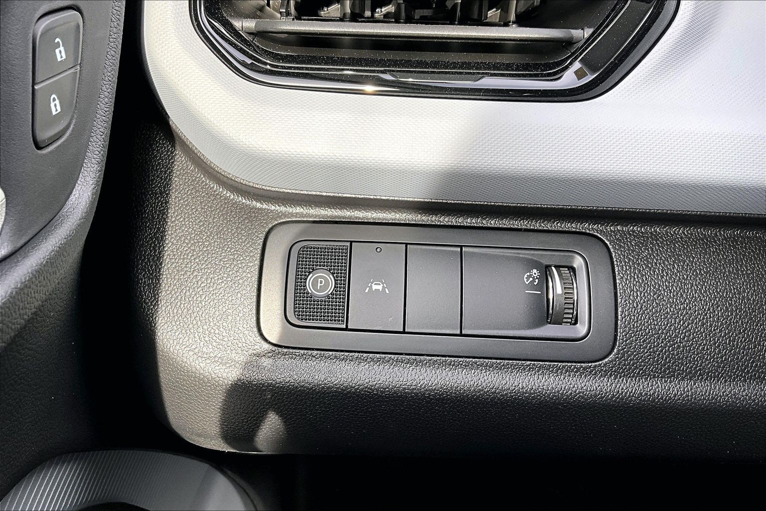 2027 Chevrolet Bolt LT - Photo 17