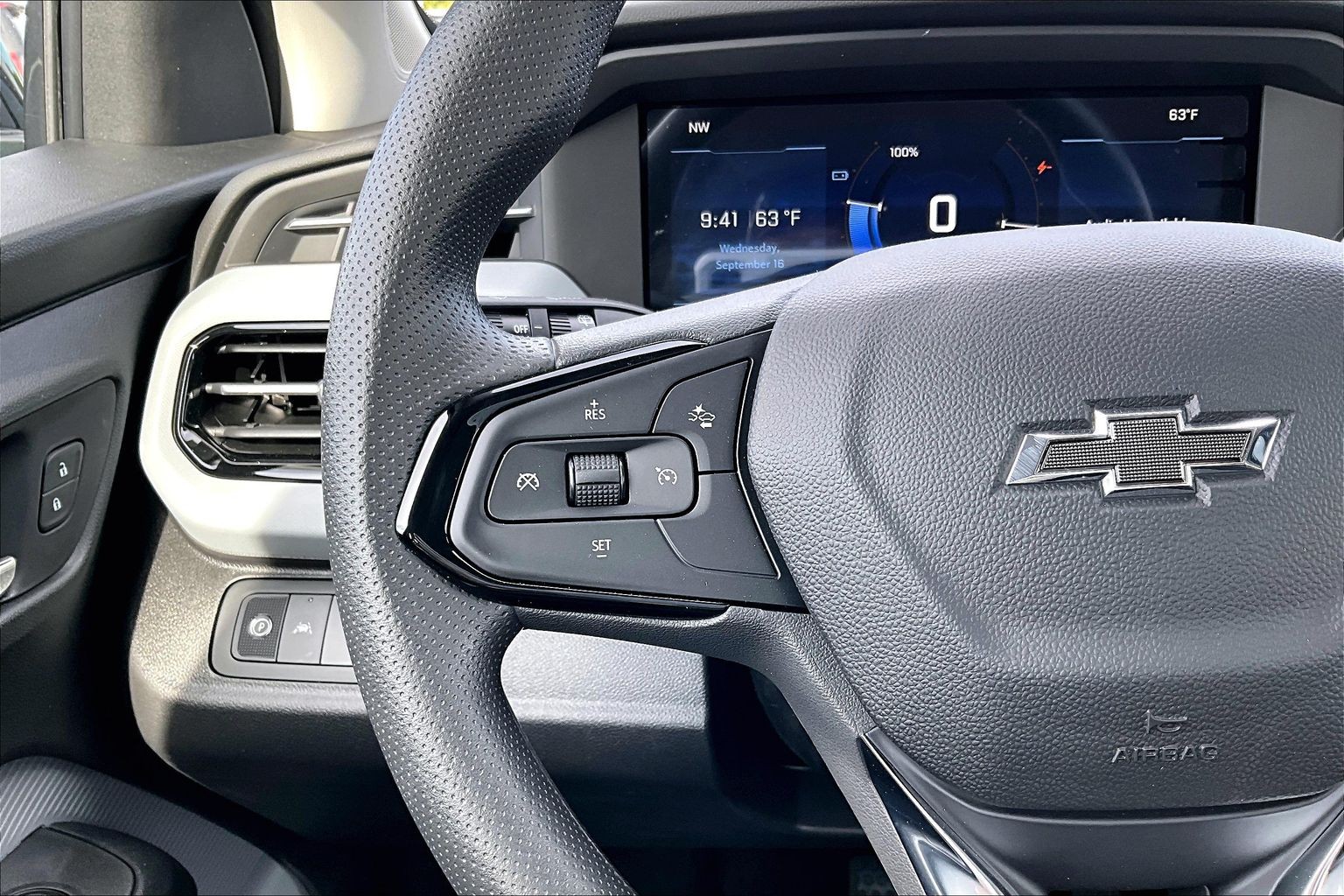 2027 Chevrolet Bolt LT - Photo 23