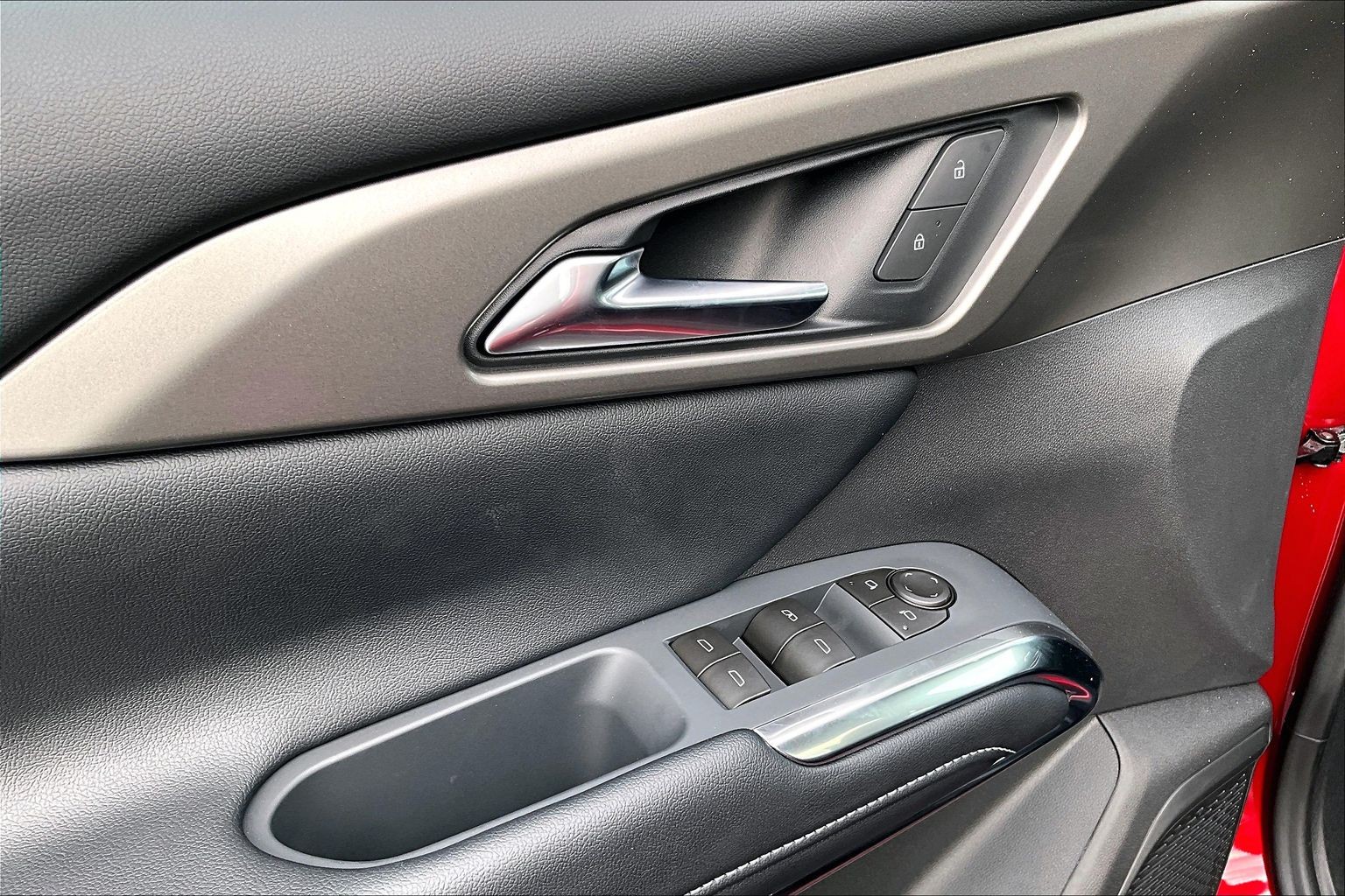 2027 Chevrolet Traverse LT - Photo 16
