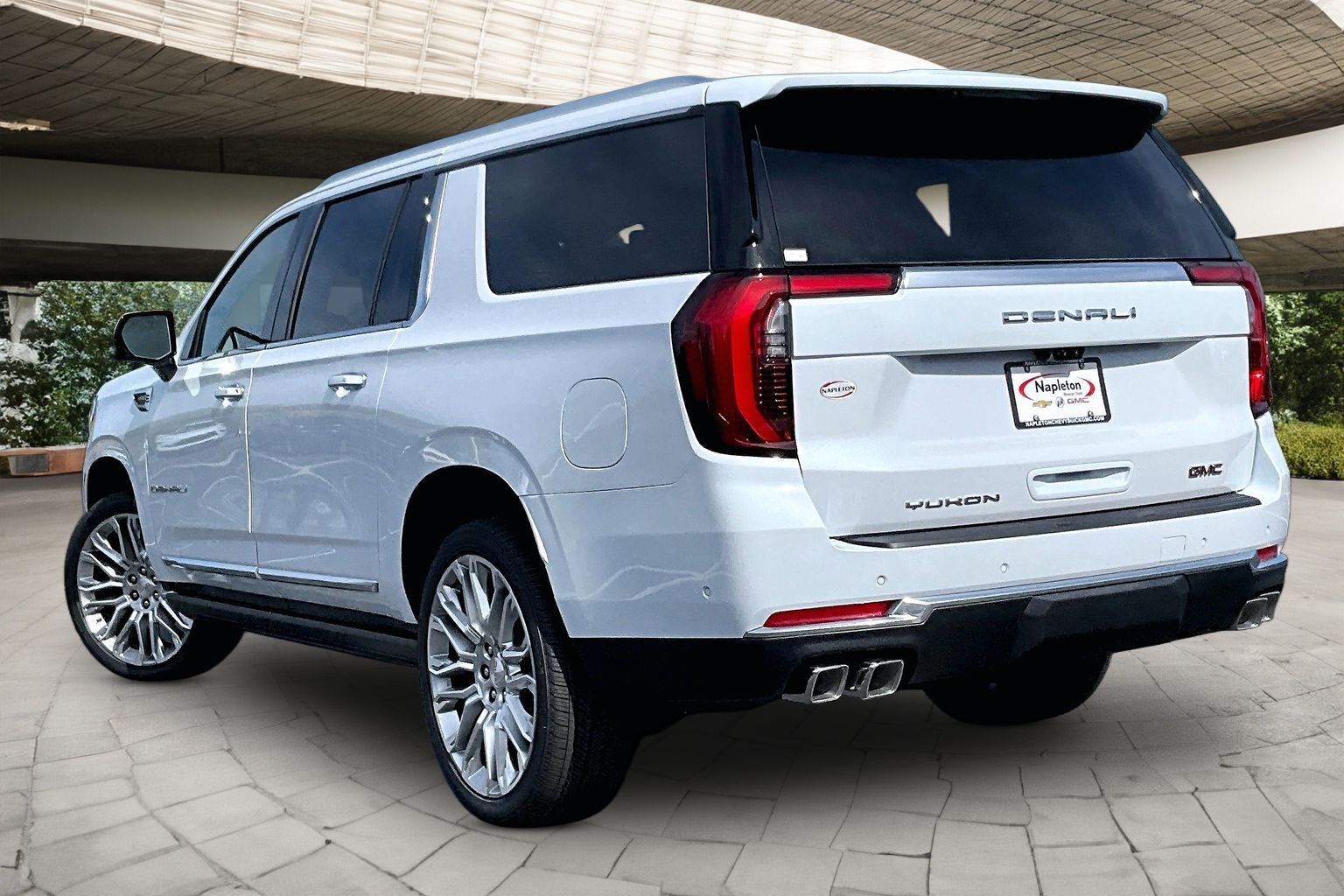 2026 GMC Yukon XL Denali - Photo 3