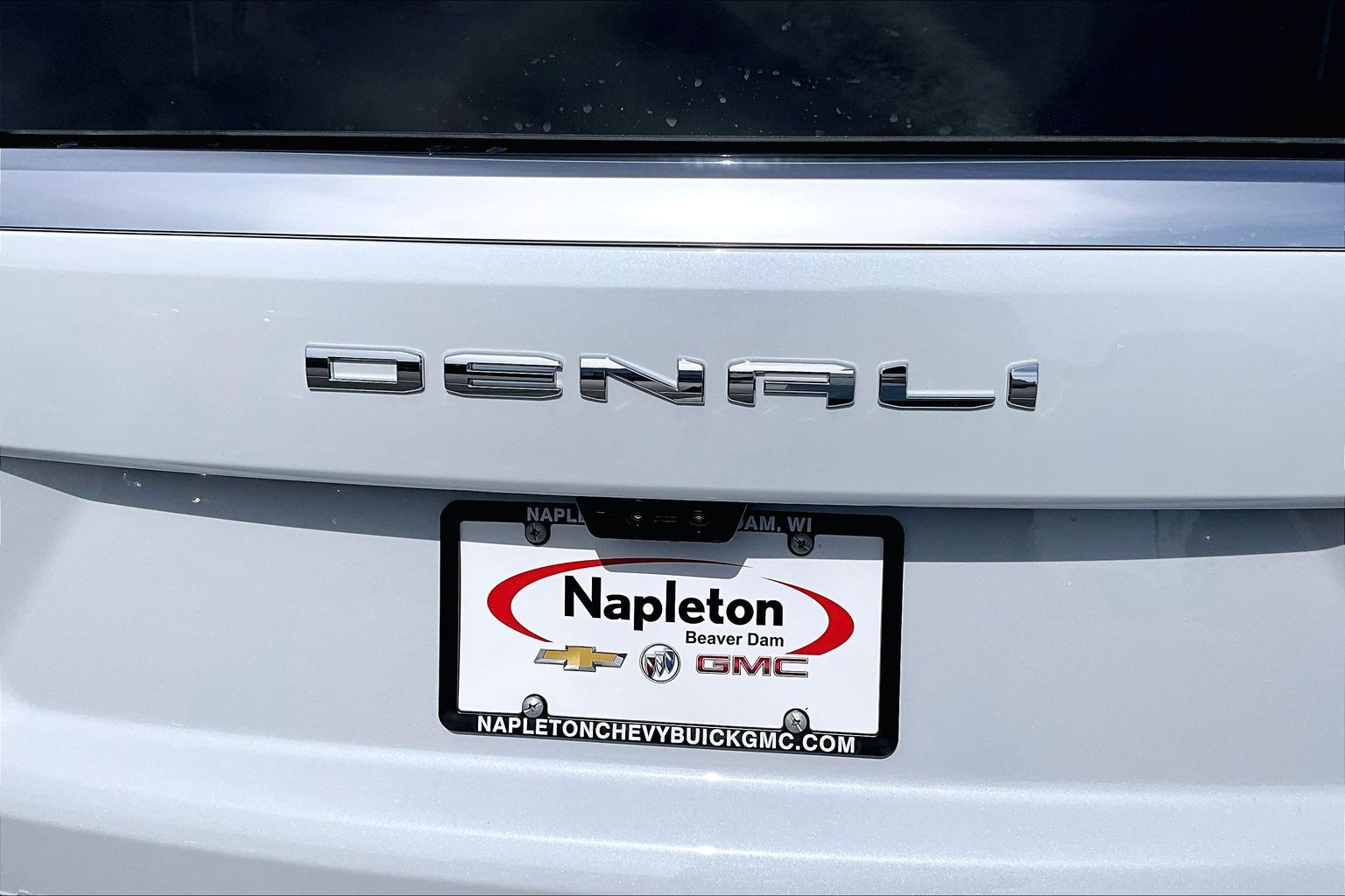 2026 GMC Yukon XL Denali - Photo 10