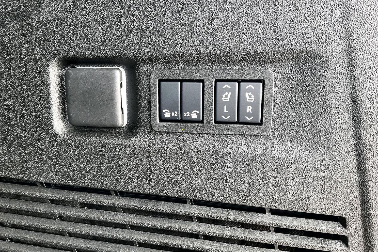 2026 GMC Yukon XL Denali - Photo 17