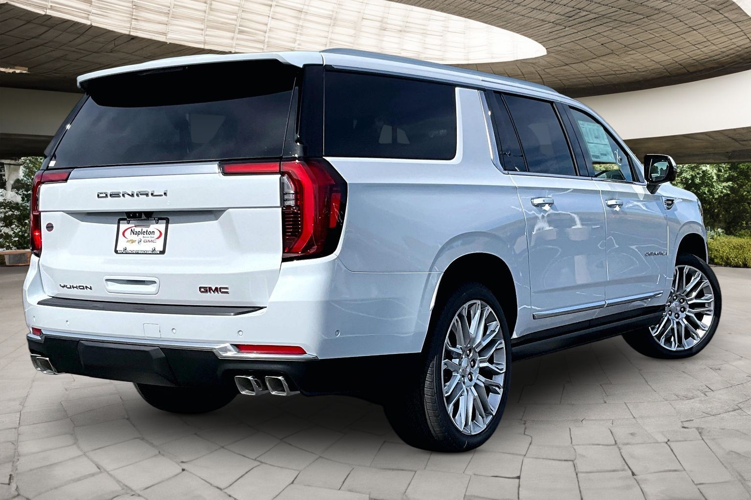 2026 GMC Yukon XL Denali - Photo 21