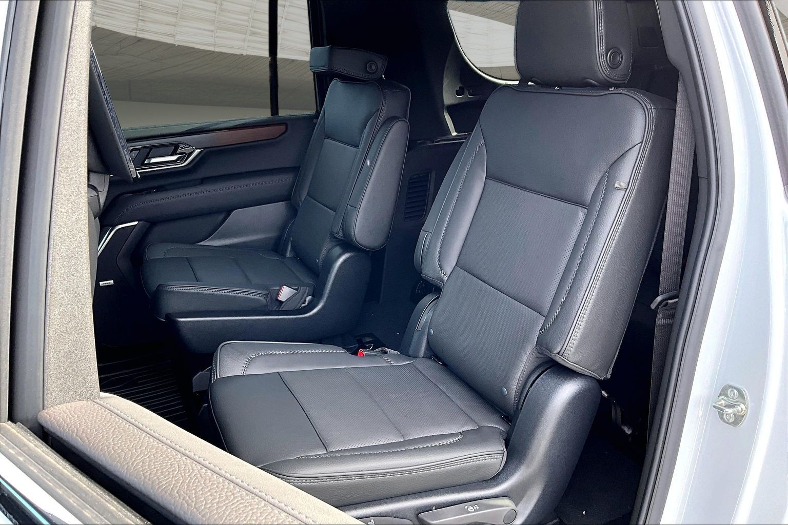 2026 GMC Yukon XL Denali - Photo 32