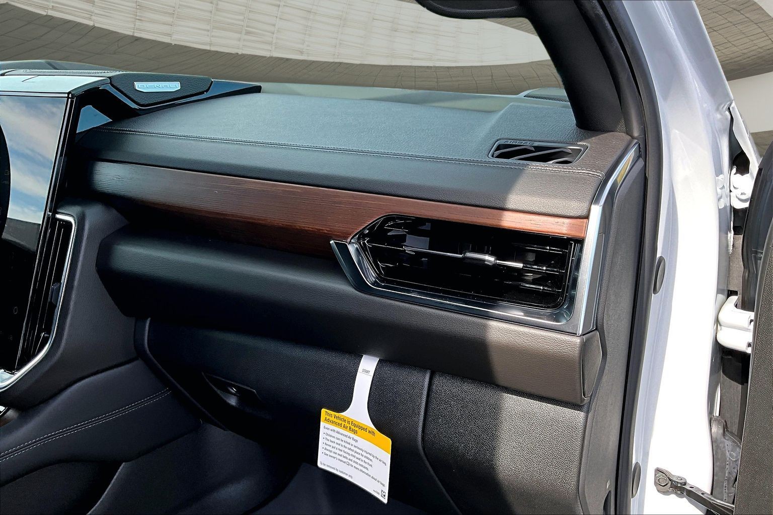 2026 GMC Yukon XL Denali - Photo 35