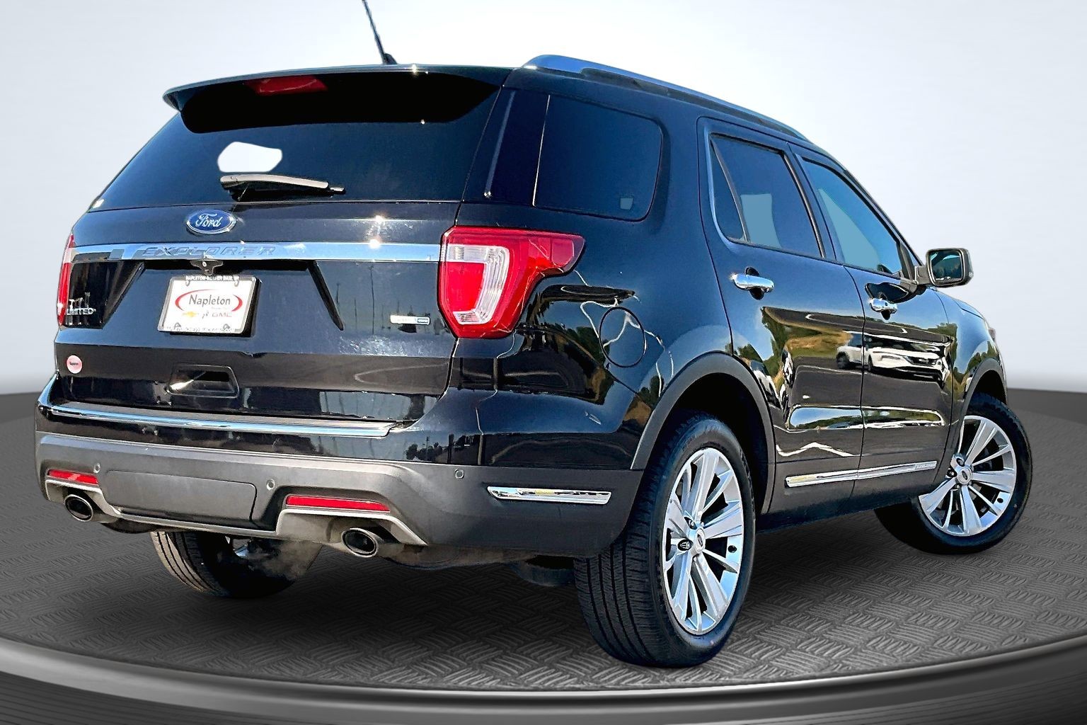 Used 2019 Ford Explorer Limited with VIN 1FM5K8FH9KGB52716 for sale in Beaver Dam, WI