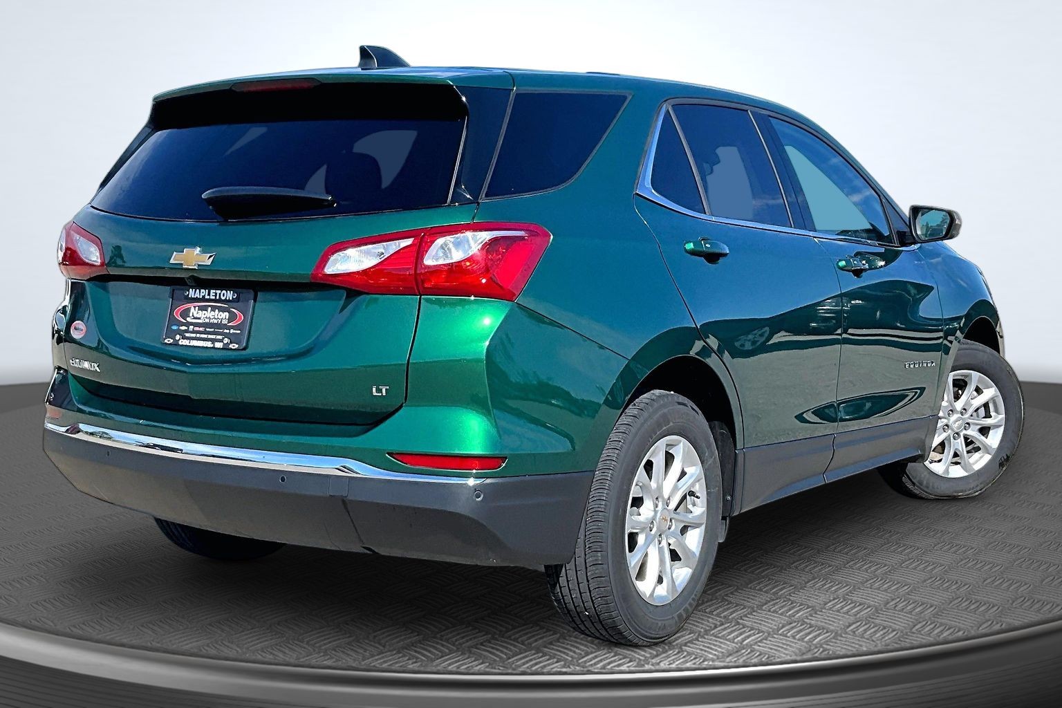 Used 2018 Chevrolet Equinox LT with VIN 2GNAXJEVXJ6261047 for sale in Columbus, WI