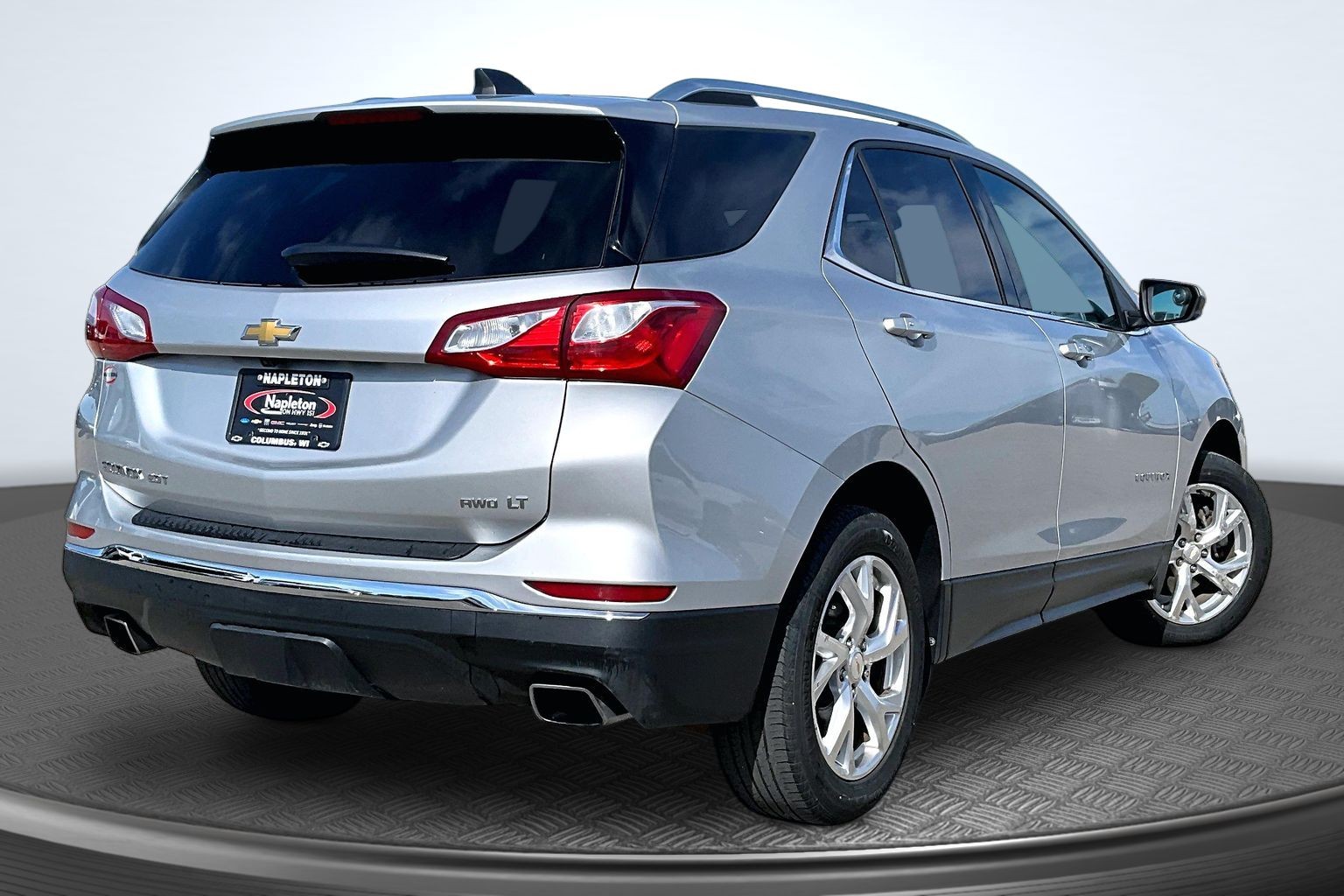 Used 2019 Chevrolet Equinox LT with VIN 2GNAXVEX8K6180994 for sale in Columbus, WI