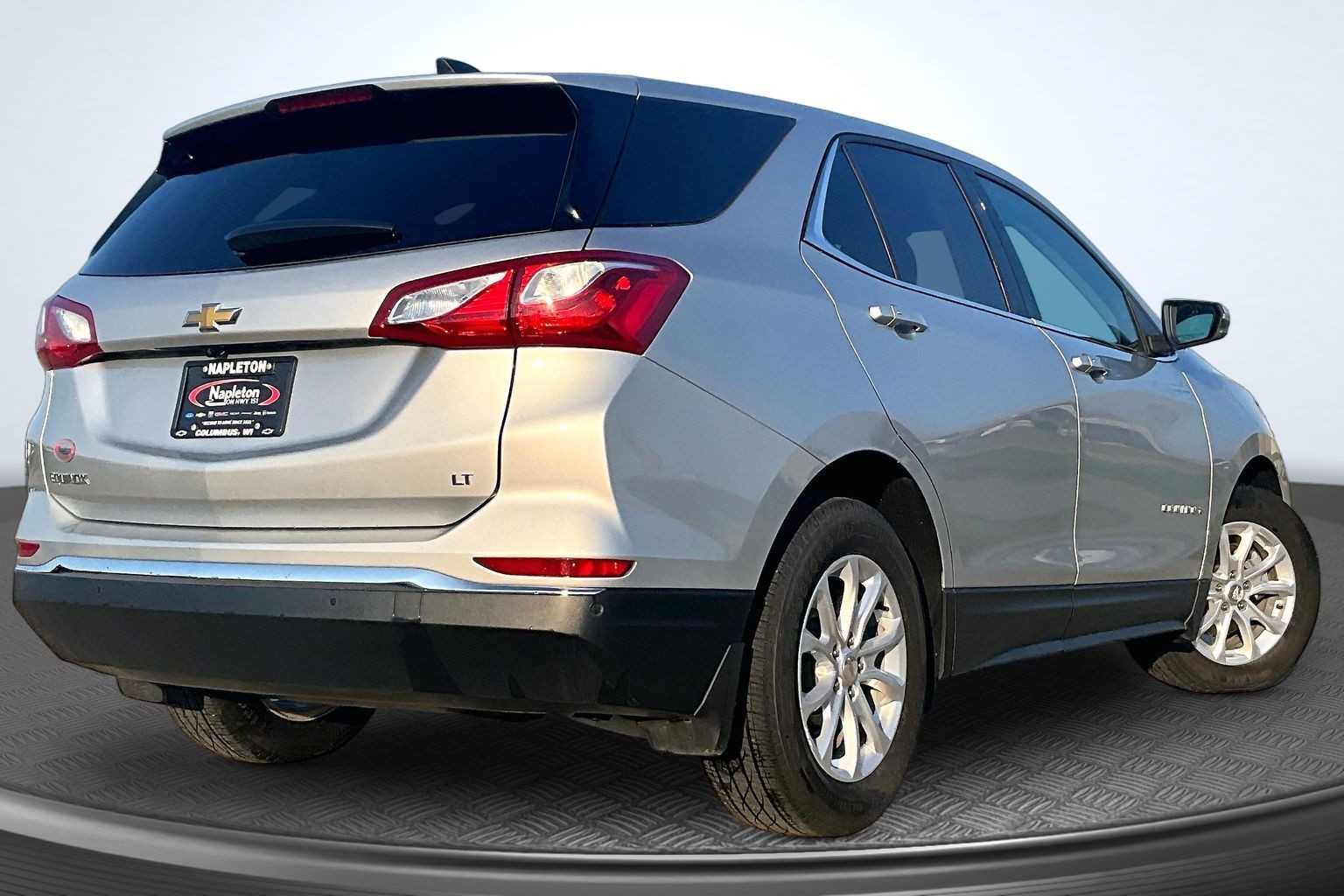 Used 2018 Chevrolet Equinox LT with VIN 3GNAXJEV0JS575663 for sale in Columbus, WI