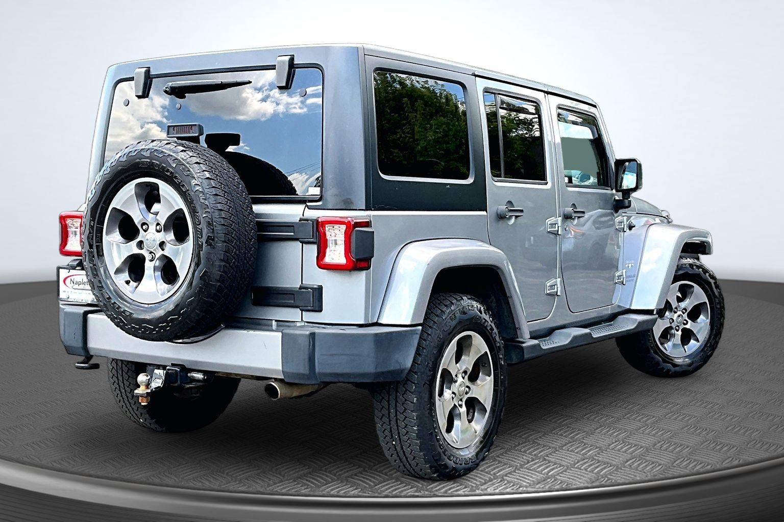 Used 2016 Jeep Wrangler Unlimited Sahara with VIN 1C4BJWEG0GL116208 for sale in St. Charles, IL