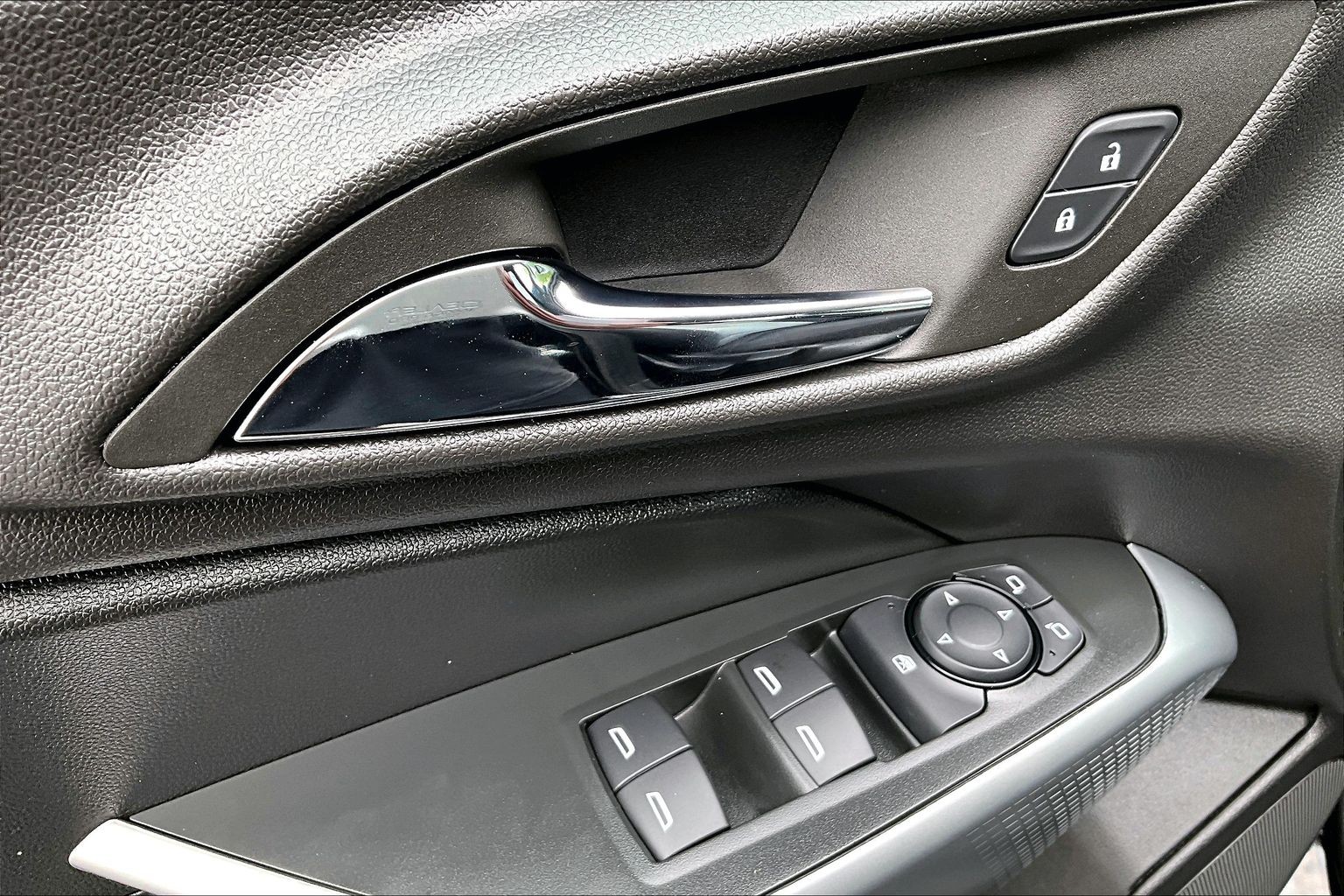 2026 Chevrolet Trax LS - Photo 17