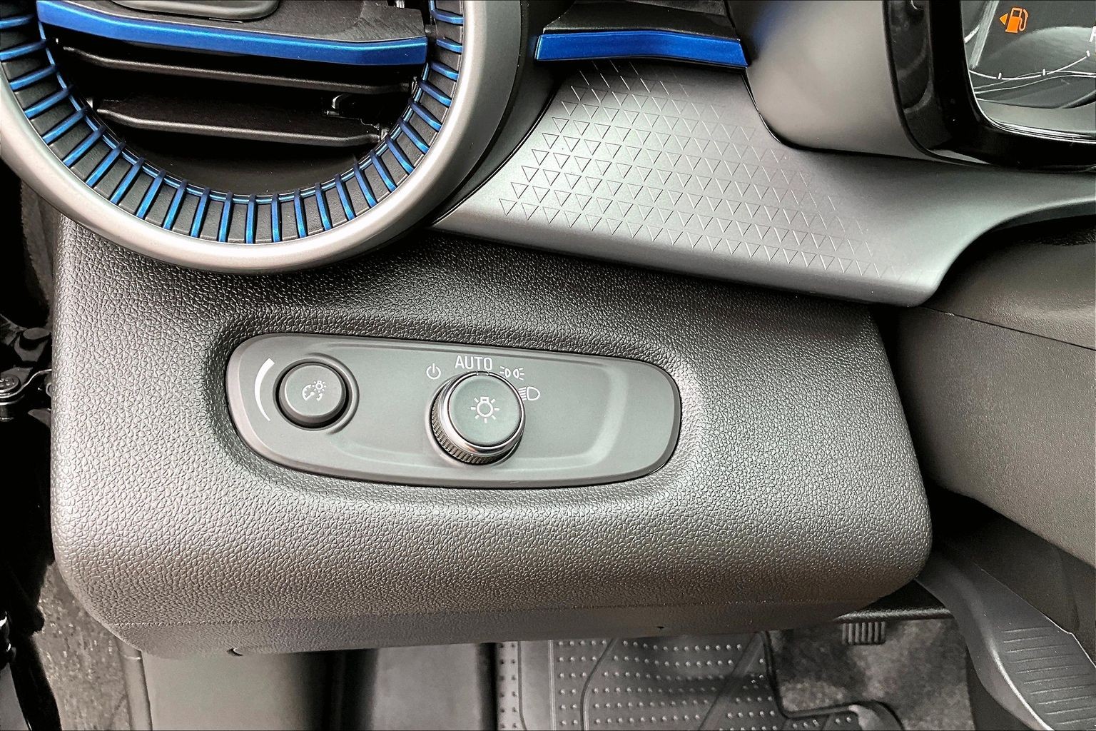 2026 Chevrolet Trax LS - Photo 21