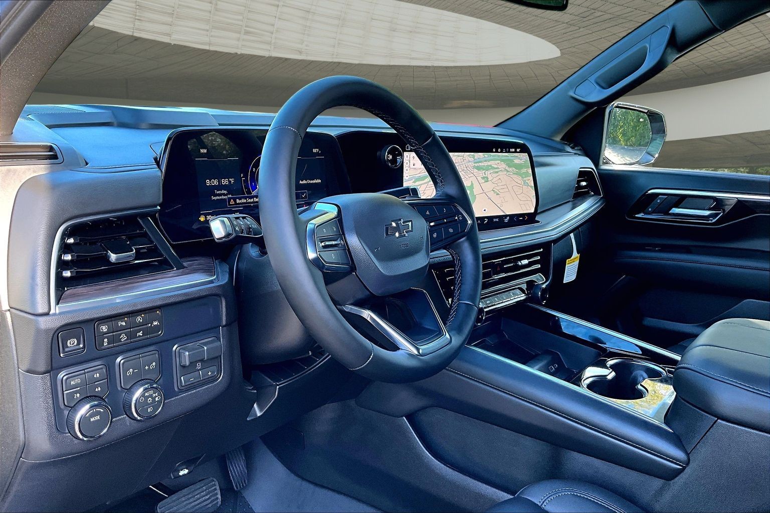 2027 Chevrolet Tahoe Z71 - Photo 8