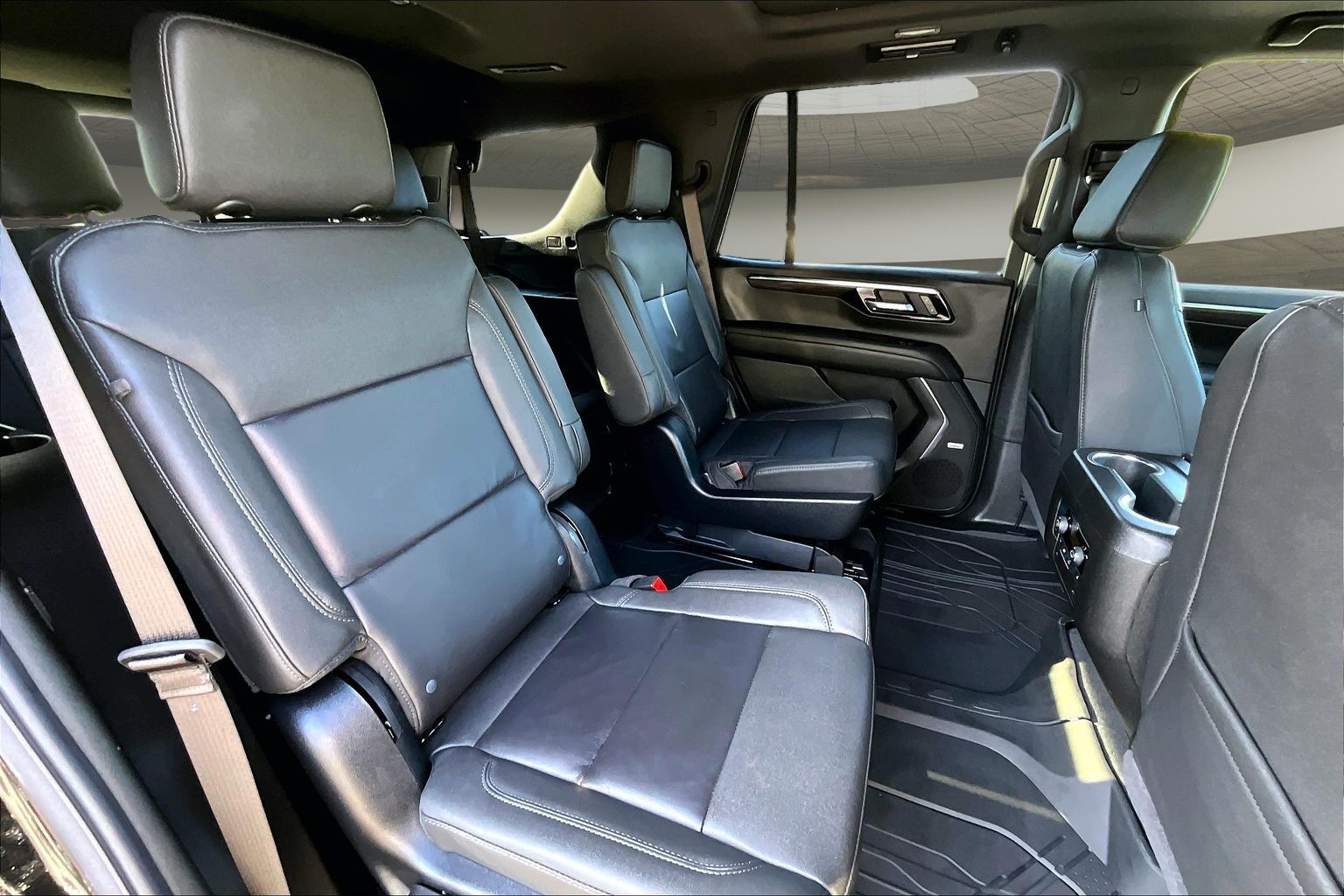 2027 Chevrolet Tahoe Z71 - Photo 11