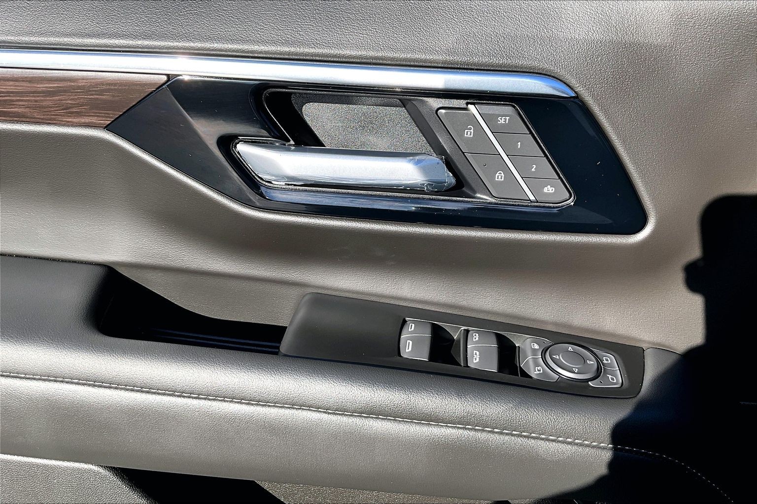 2027 Chevrolet Tahoe Z71 - Photo 17