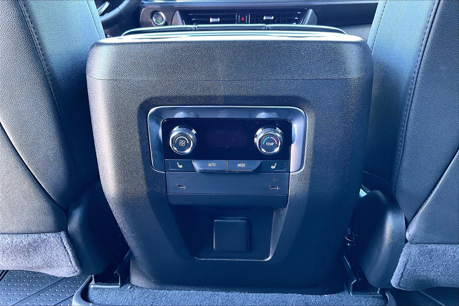 2027 Chevrolet Tahoe Z71 - Photo 19