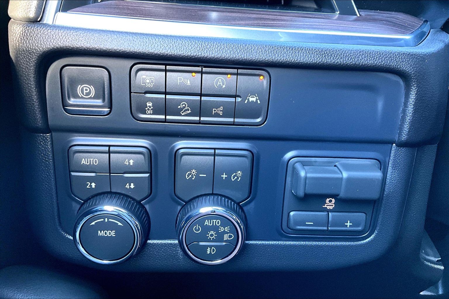 2027 Chevrolet Tahoe Z71 - Photo 22