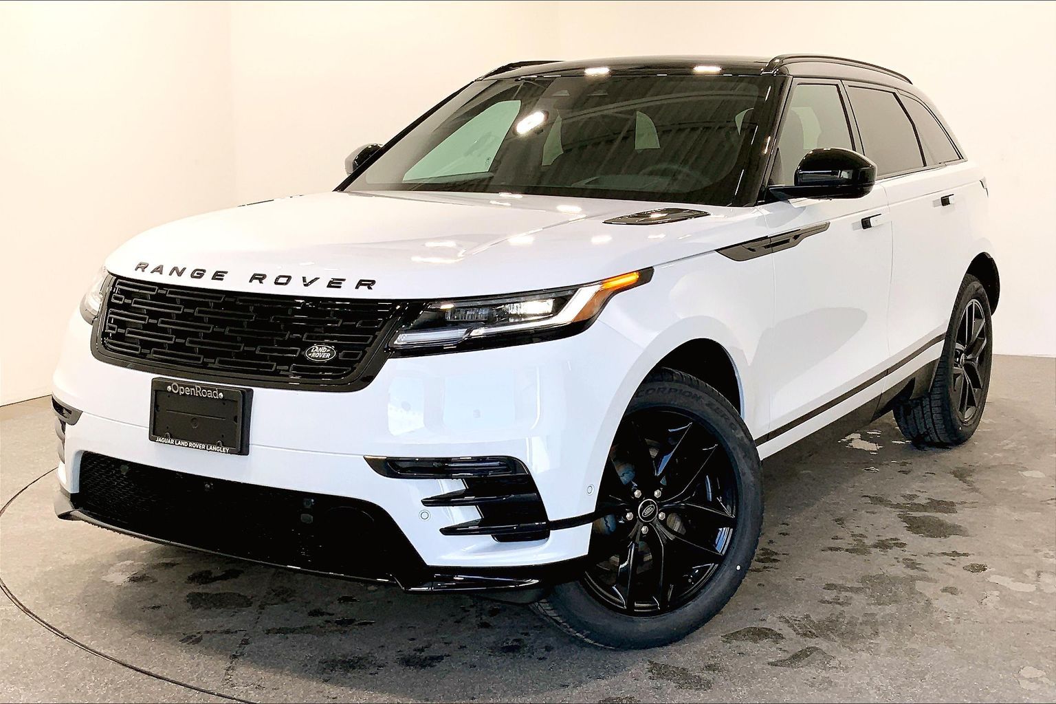 Fuji White 2026 Land Rover Range Rover Velar SUV / Crossover All-Wheel Drive Automatic