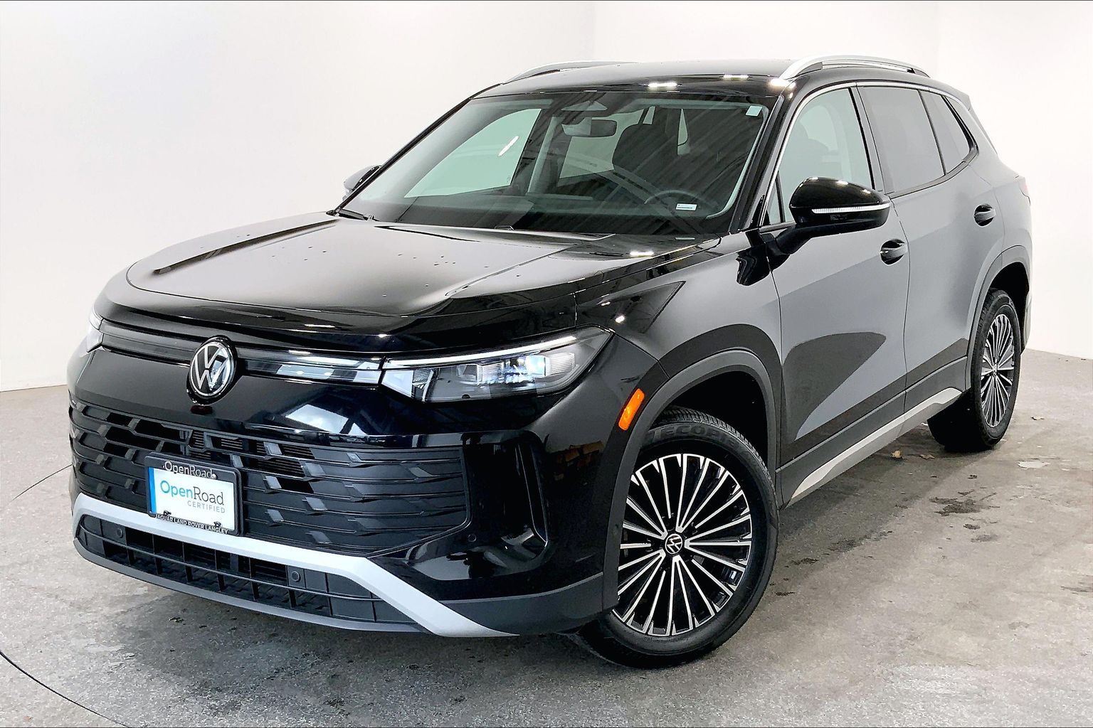 Deep Black Pearl 2026 Volkswagen Tiguan SUV / Crossover Automatic