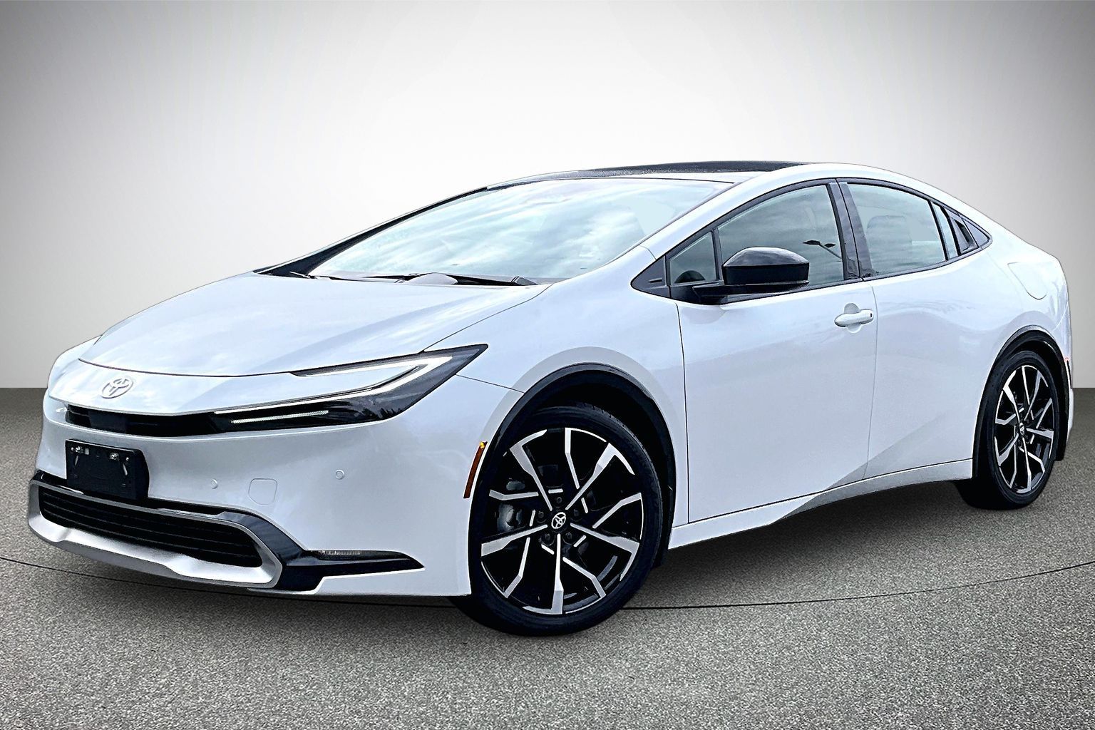 White (Wind Chill Pearl) 2027 Toyota Prius Plug-In Hybrid Hatchback Front-Wheel Drive Automatic