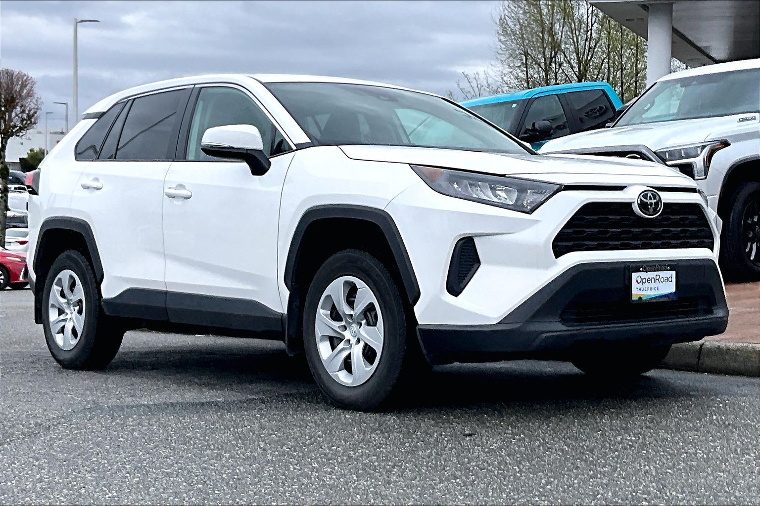 Toyota RAV4 LE AWD 2024