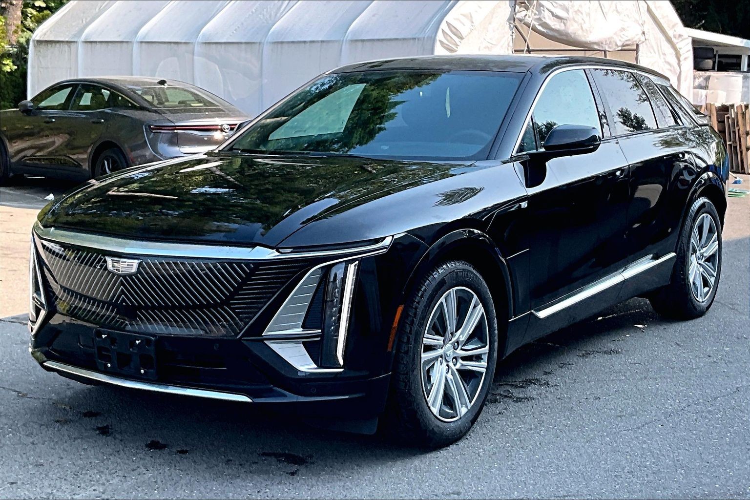 Stellar Black Metallic 2024 Cadillac LYRIQ SUV / Crossover Rear-Wheel Drive Automatic