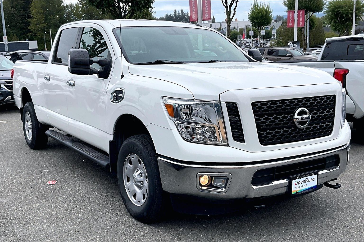 Glacier White 2019 Nissan Titan Pickup Truck Four-Wheel Drive Automatic