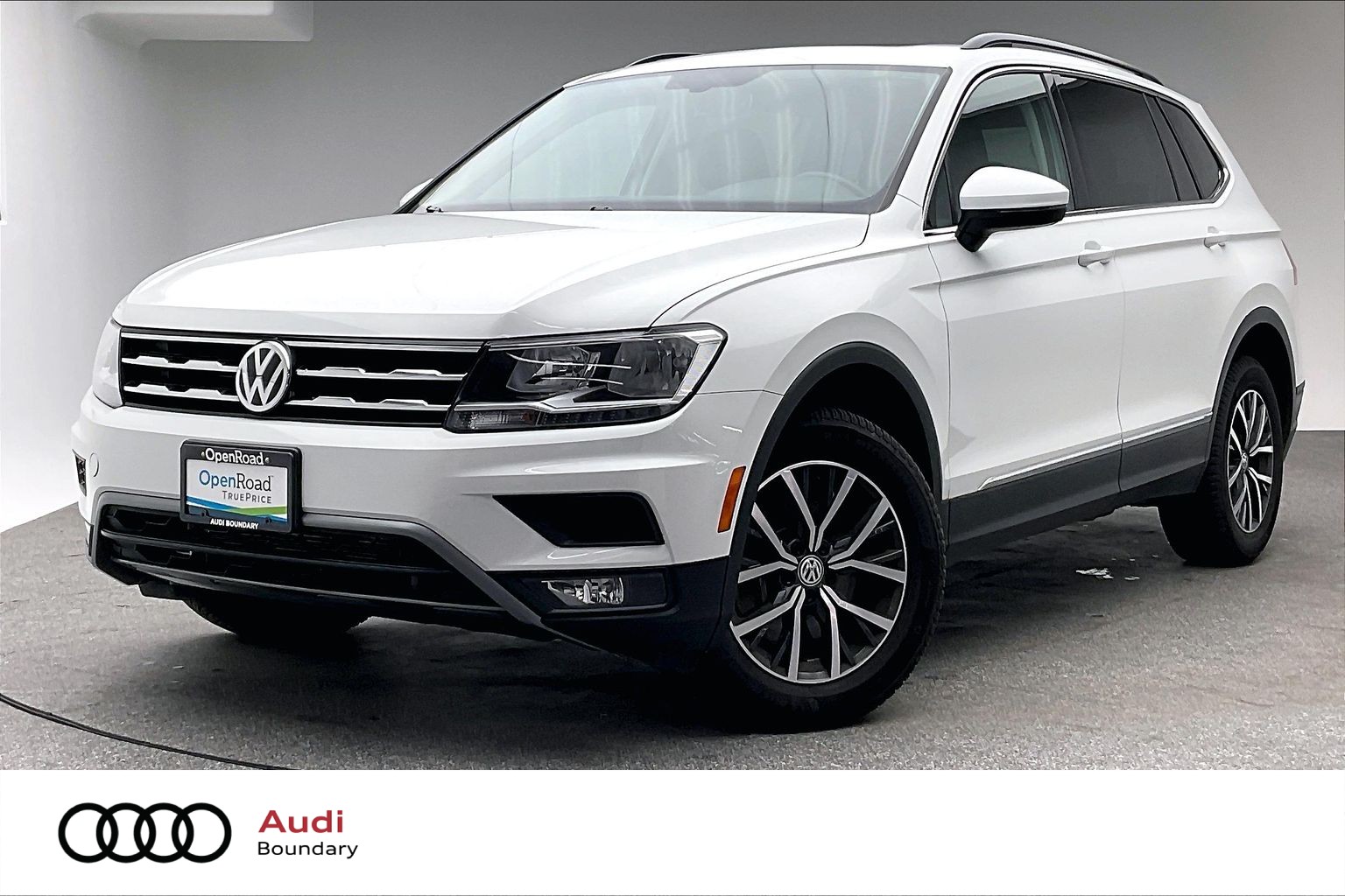 Pure White 2018 Volkswagen Tiguan SUV / Crossover Automatic