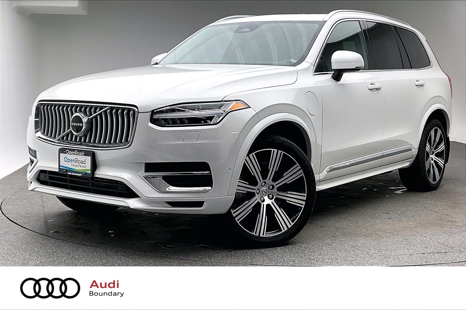 2024 Volvo XC90 Recharge T8 Ultimate Bright Theme 7-Passenger eAWD