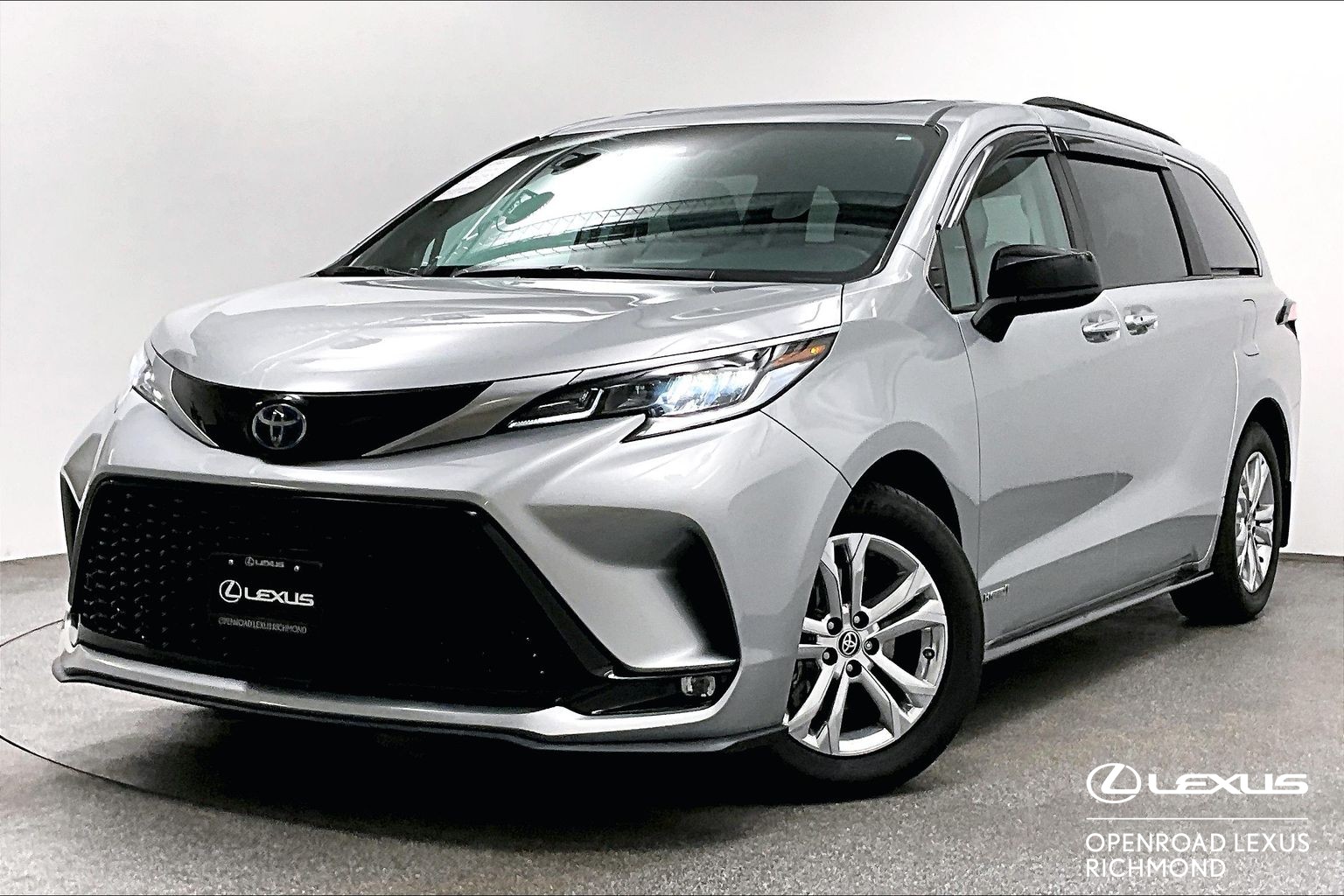Silver 2021 Toyota Sienna Minivan All-Wheel Drive Automatic