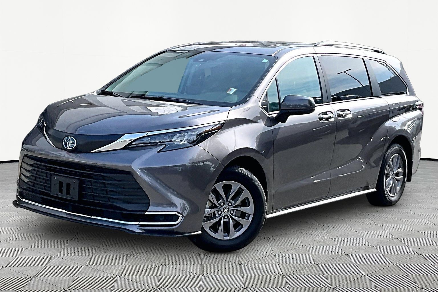 Gray (Pre-dawn Grey Mica) 2024 Toyota Sienna Minivan Front-Wheel Drive Automatic