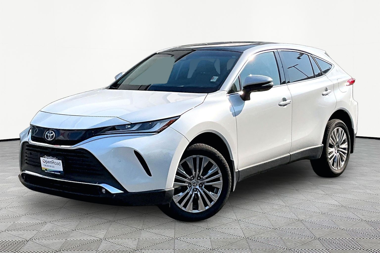 White (Wind Chill Pearl) 2023 Toyota Venza SUV / Crossover All-Wheel Drive Automatic