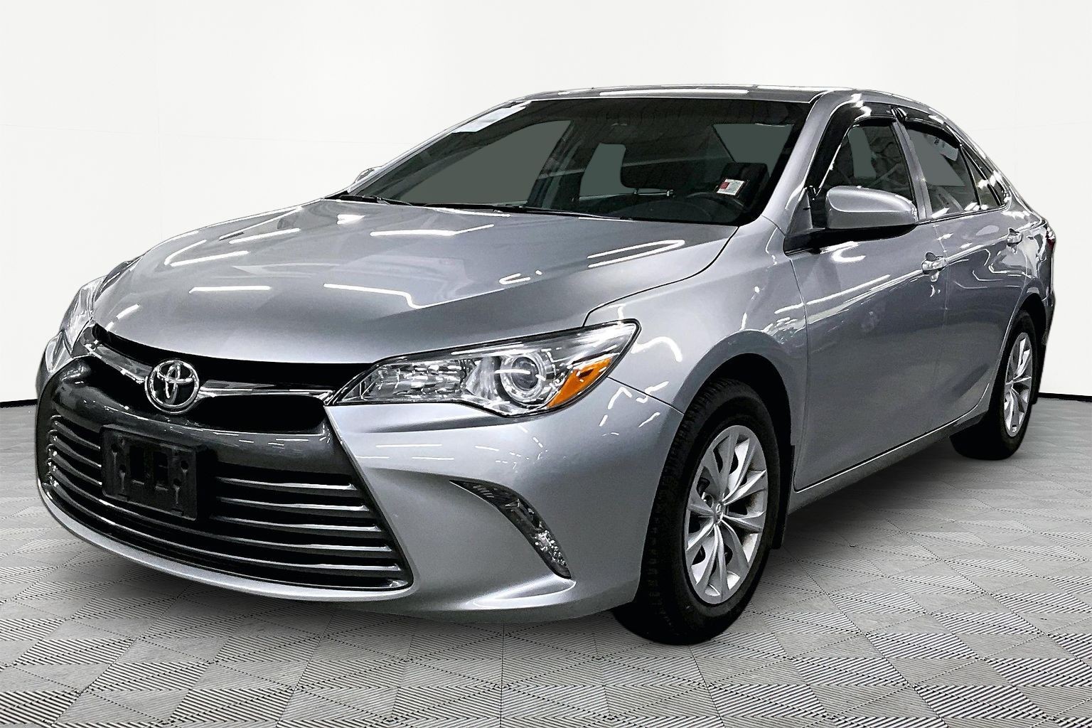 Celestial Silver Met 2017 Toyota Camry Sedan Front-Wheel Drive Automatic