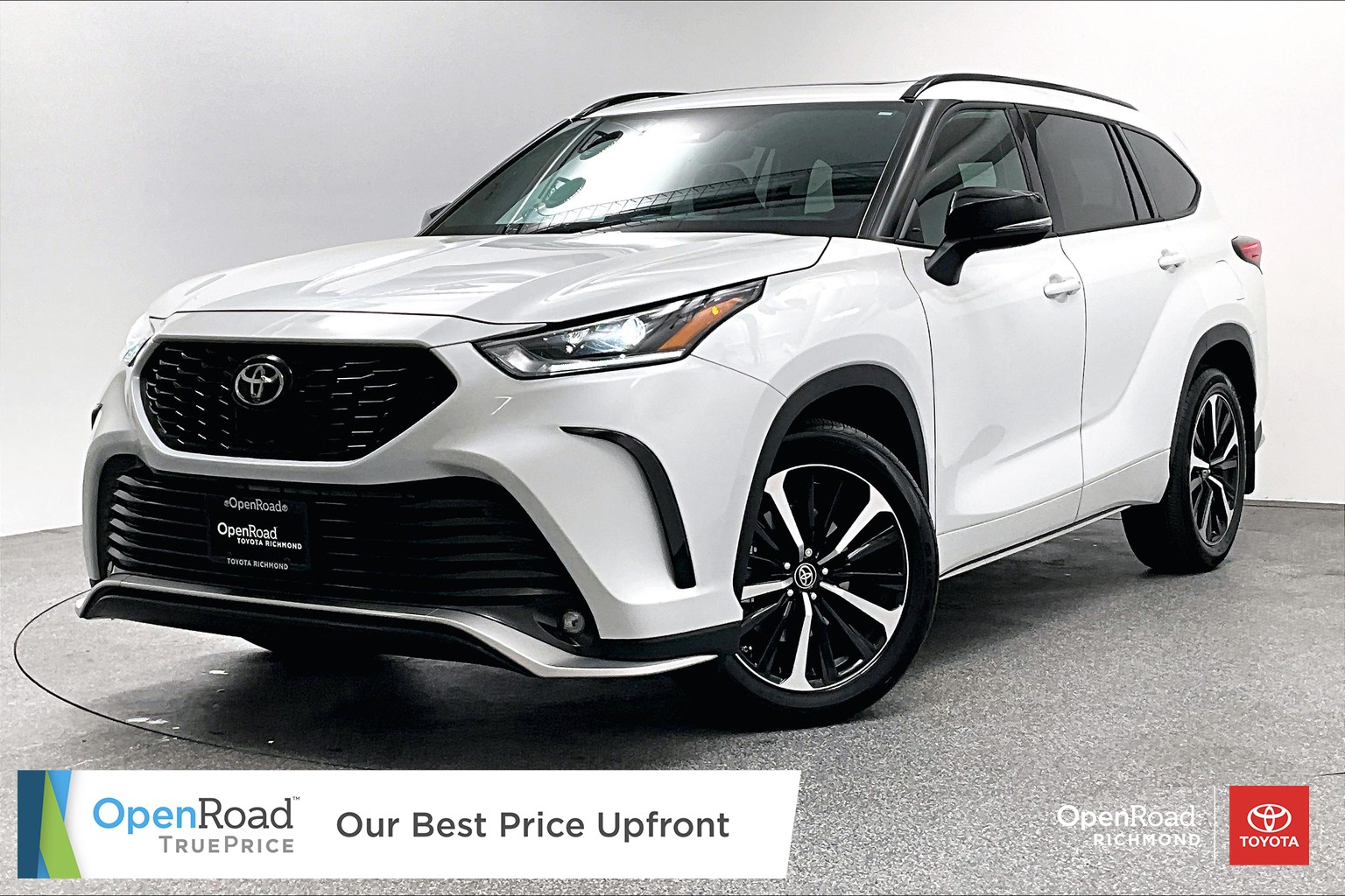 White (Wind Chill Pearl) 2022 Toyota Highlander SUV / Crossover All-Wheel Drive Automatic