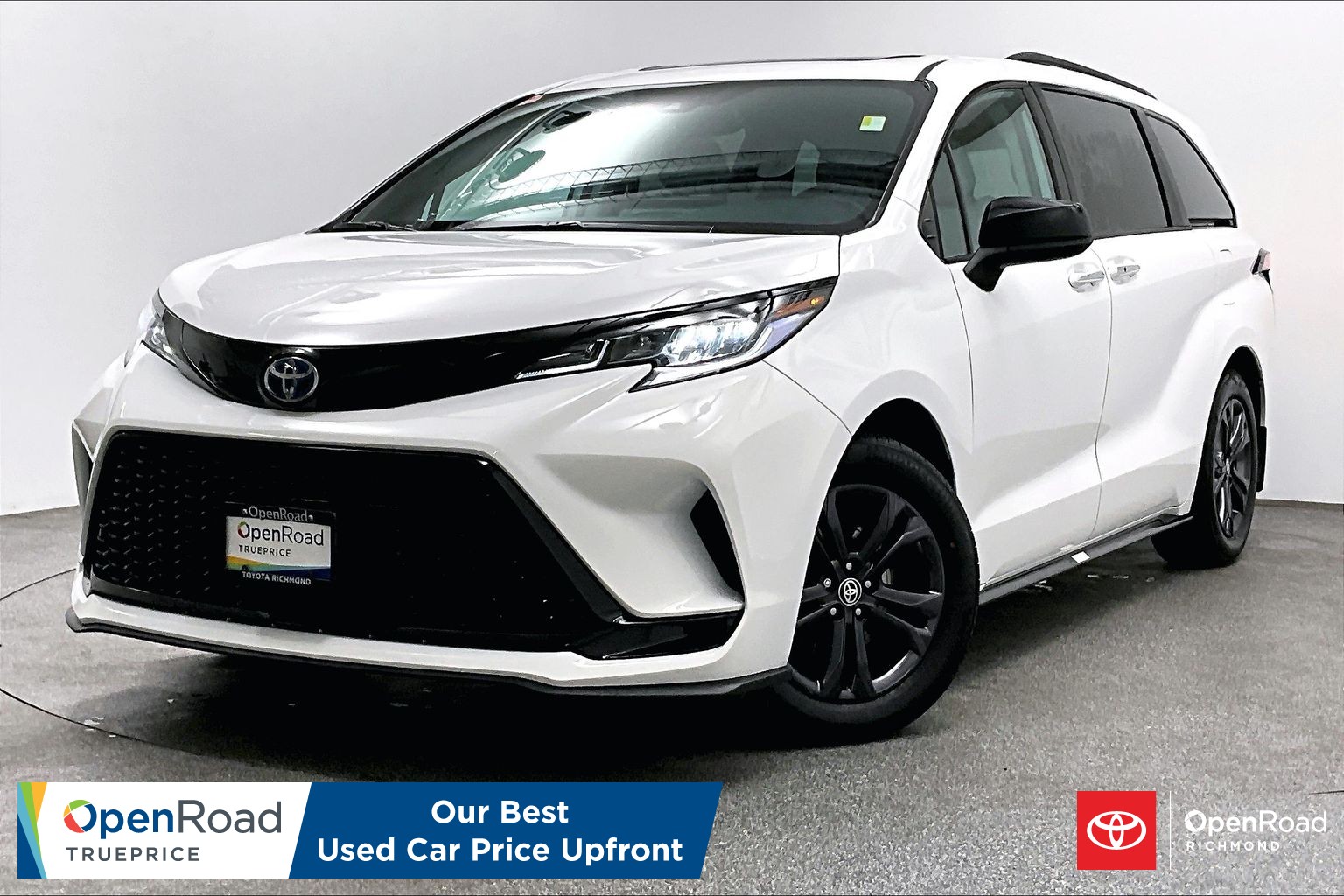 White 2025 Toyota Sienna Minivan All-Wheel Drive Automatic