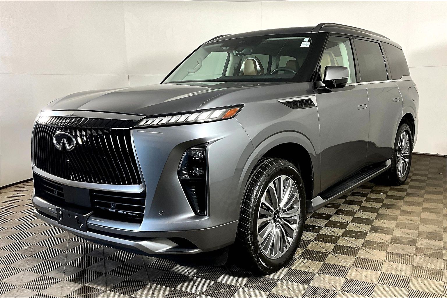 2025 INFINITI QX80 Sensory 4WD