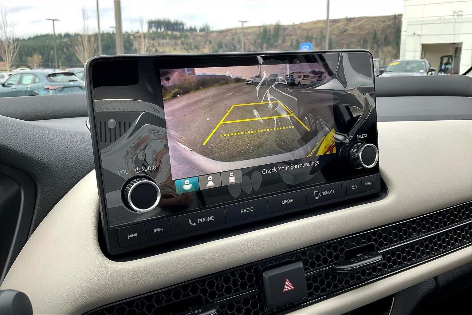 5 car radio/navigation with connection for rear view camera