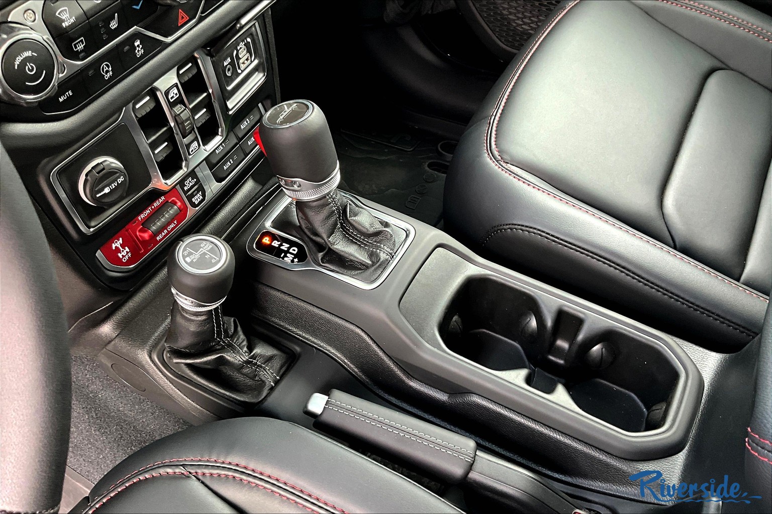 New 2024 Jeep Gladiator Rubicon Crew Cab in New Bern #R16662