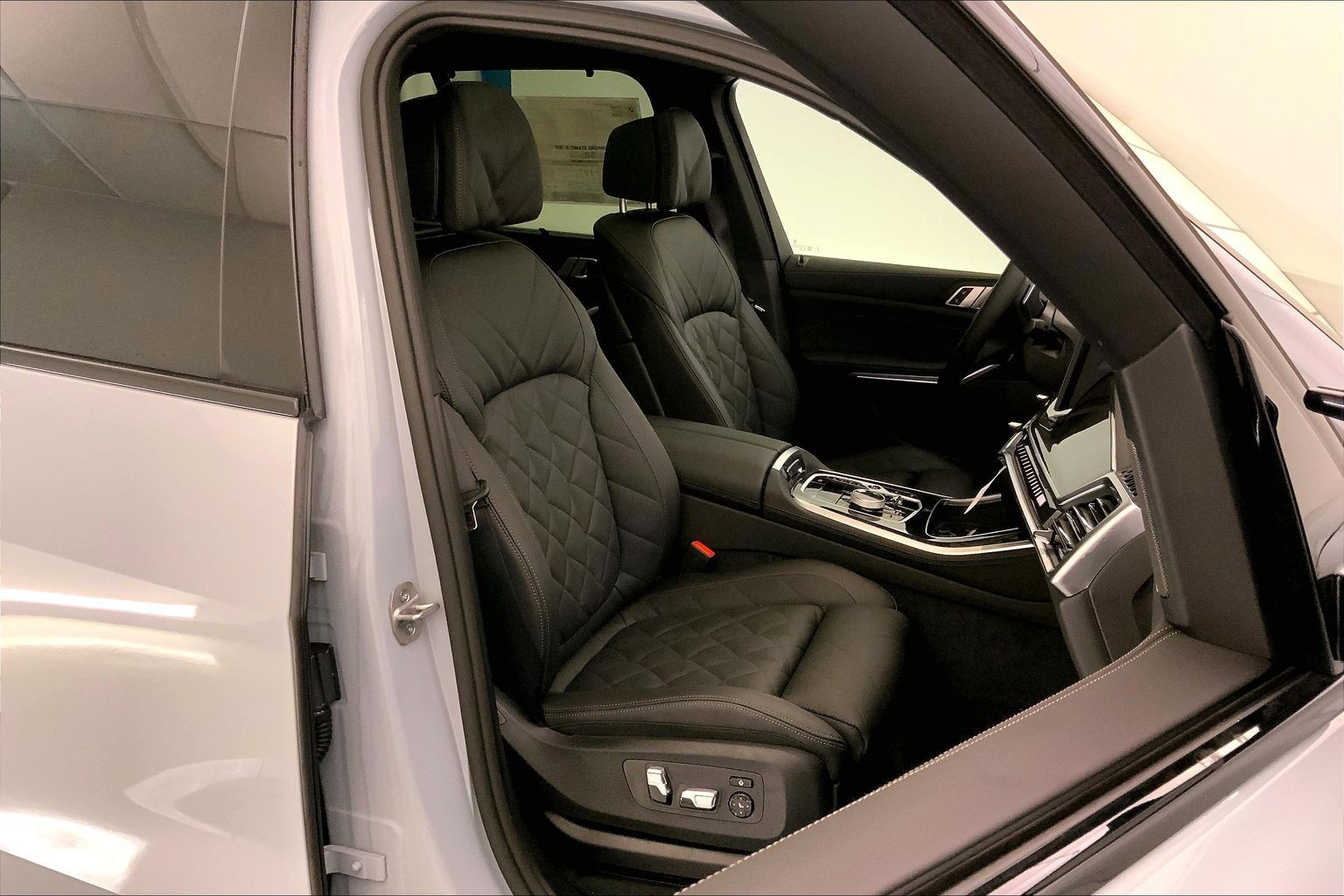 2026 BMW X5 M60i Exterior