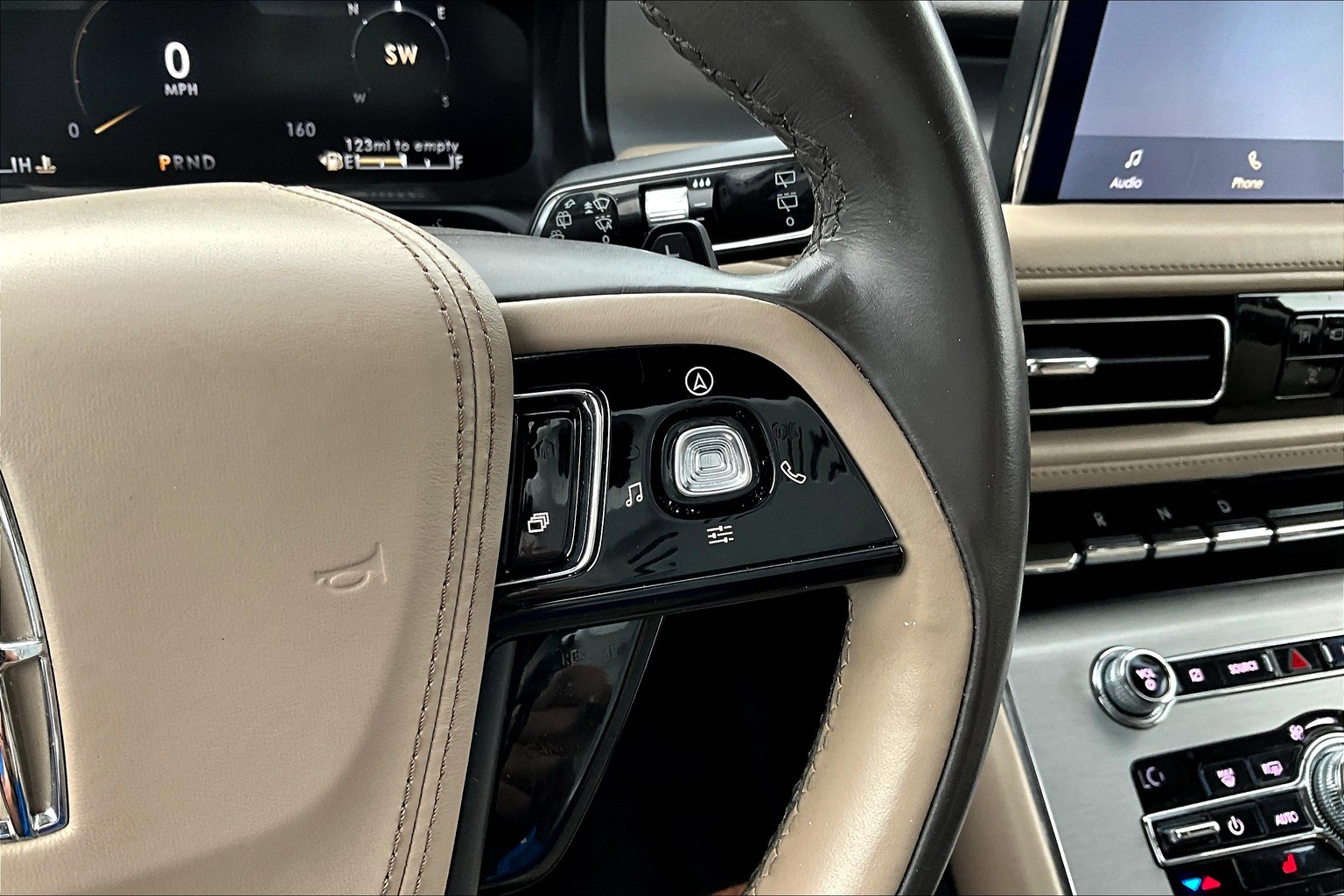 2020 Lincoln Aviator Base - Photo 19